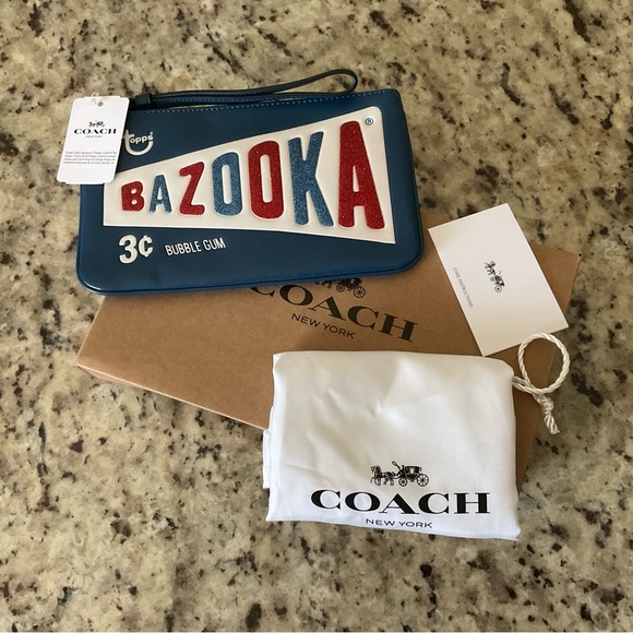 NWT Coach Bazooka Limited Edition Large Wristlet - Picture 3 of 9